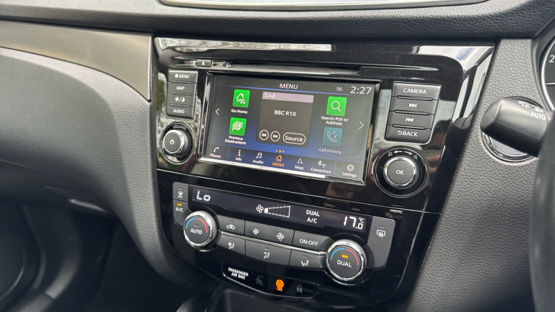 Nissan Qashqai 1.3 DiG-T N-Connecta 5dr Petrol Hatchback